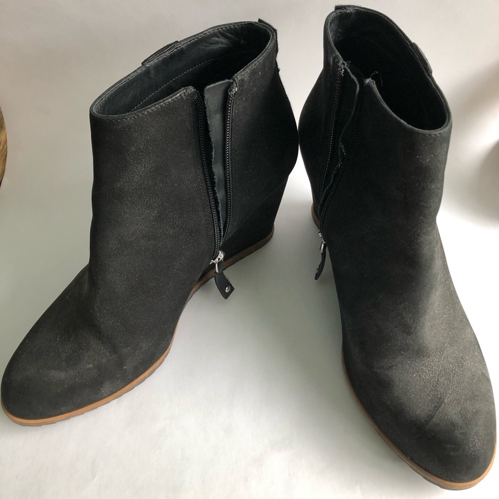 Paola Black Boots size 9 zipper and wedge